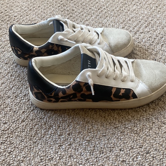 Steve Madden Leopard Print Star Sneakers. Size 8 - Picture 9 of 13